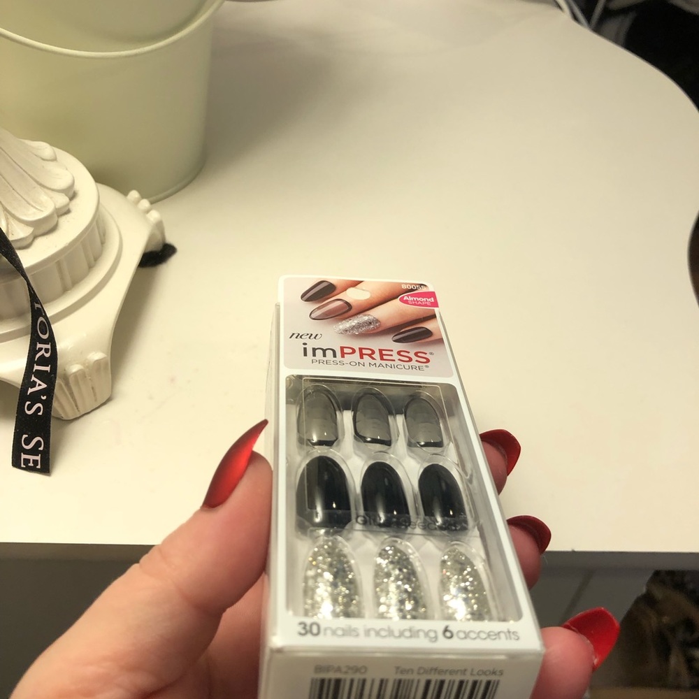 imPRESS NAILS - Picture 3 of 6